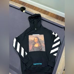 Size small, used, missing metal ends on string.